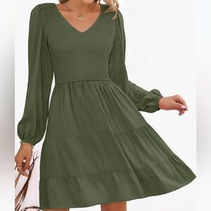 Zesica V Neck Long Sleeve Smocked Ruffle Tiered Green Dress Size L Like New